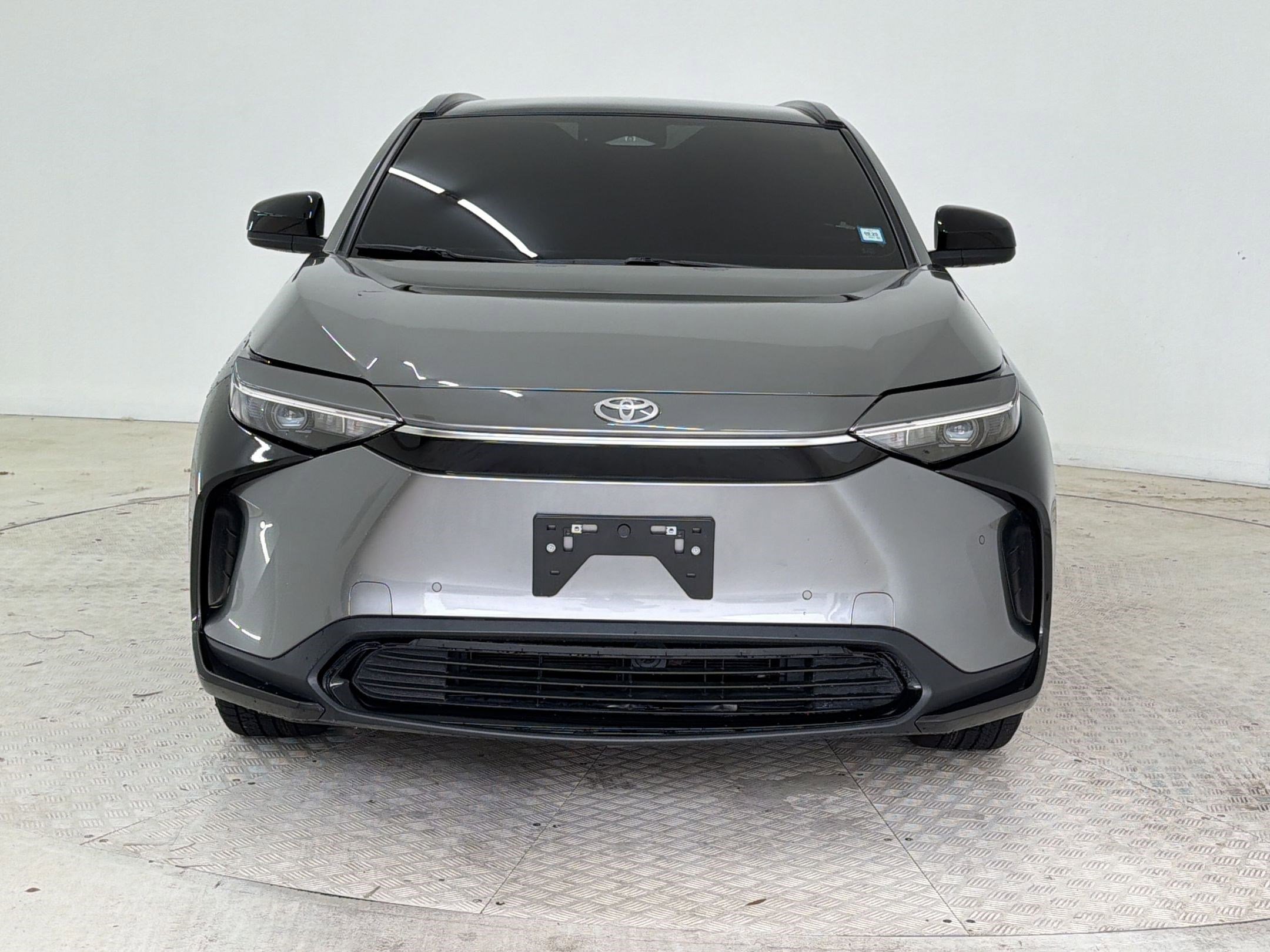 Used 2024 Toyota bZ4X AWD w/ Weather Package image 5