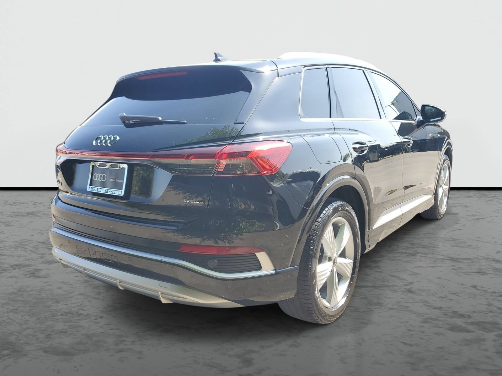 Used 2024 Audi Q4 e-tron Prestige AWD/4WD image 4