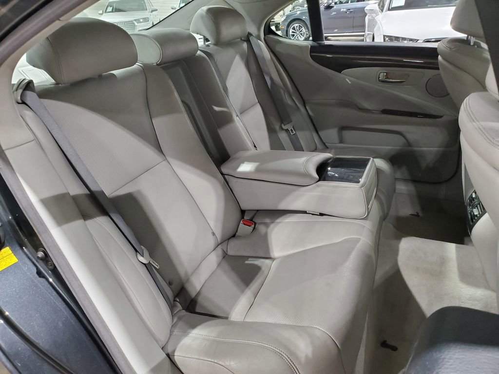 Used 2011 Lexus LS 460 AWD w/ Luxury Value Edition image 19