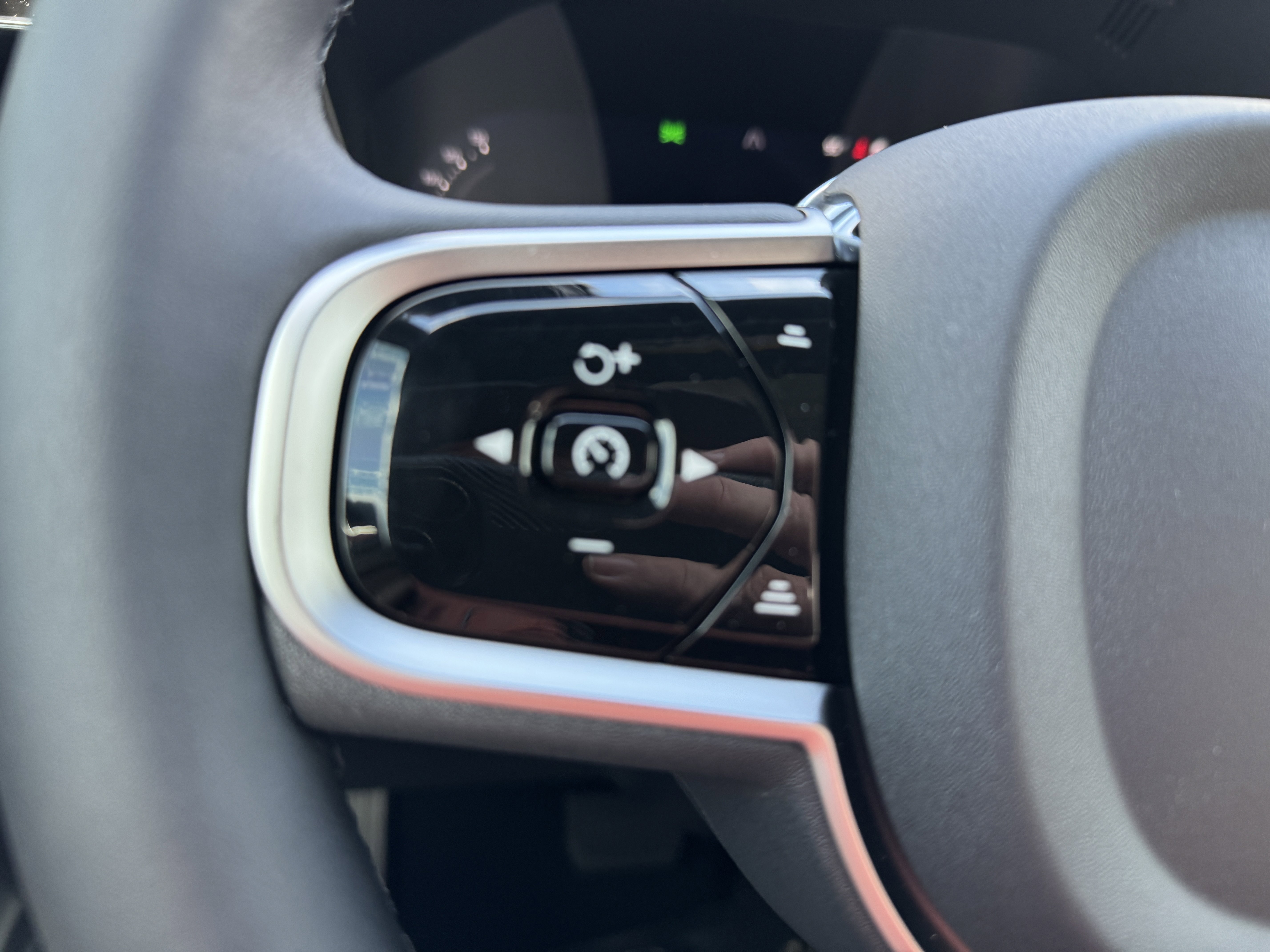New 2026 Volvo XC60 B5 Plus w/ Protection Package Premier image 30