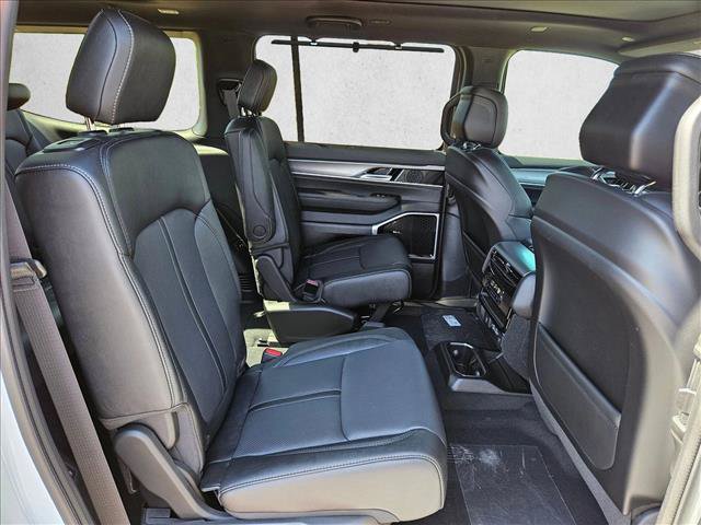 New 2026 Jeep Grand Wagoneer Limited AWD/4WD image 17