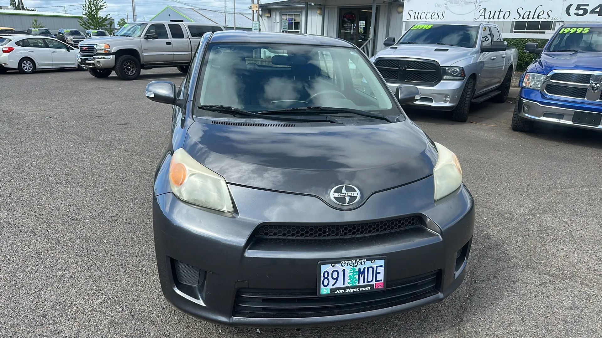 Used 2011 Scion xD FWD image 1