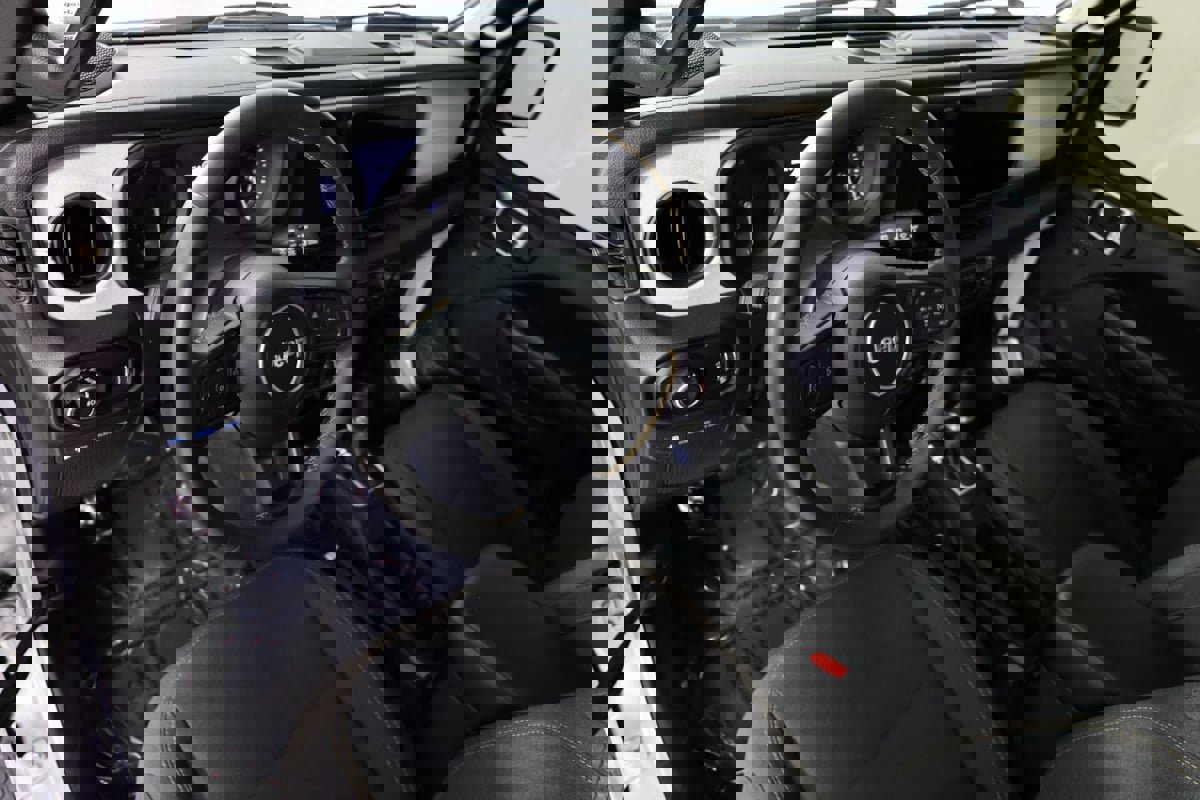 Used 2024 Jeep Wrangler Unlimited w/ Convenience Group image 20