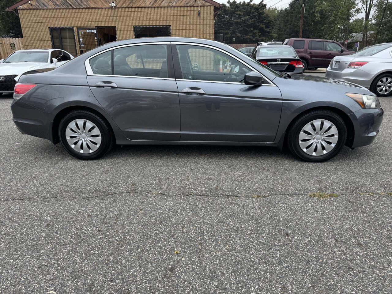 Used 2010 Honda Accord LX-P image 2