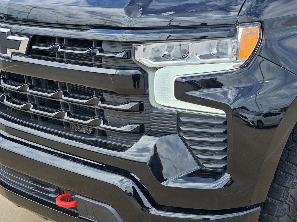 Used 2025 Chevrolet Silverado 1500 LT Trail Boss w/ Convenience Package II AWD/4WD image 13