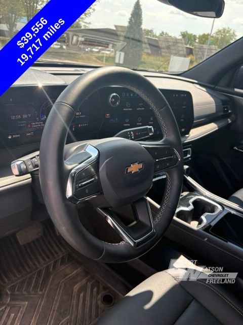 Used 2025 Chevrolet Traverse LT w/ Driver Confidence Package AWD/4WD image 16