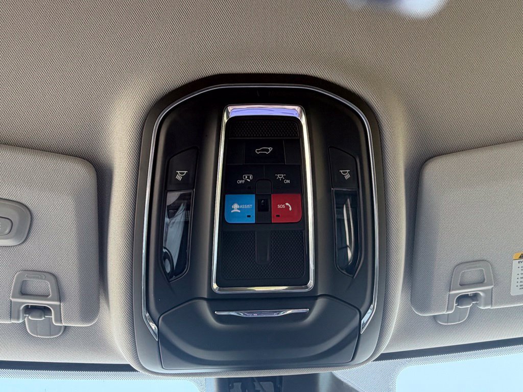 Used 2023 Jeep Grand Cherokee Limited w/ Luxury Tech Group II AWD/4WD image 56