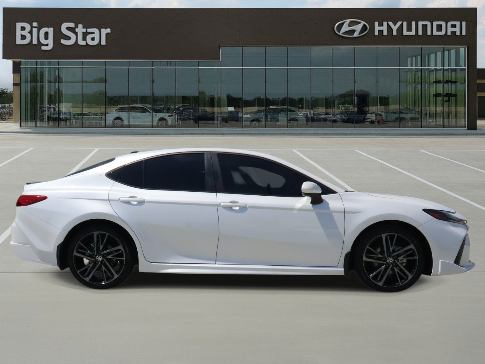 Used 2025 Toyota Camry XSE w/ Premium Plus Package FWD image 5