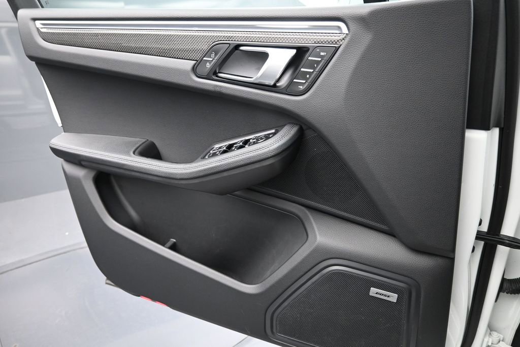 Certified 2023 Porsche Macan S AWD/4WD image 25