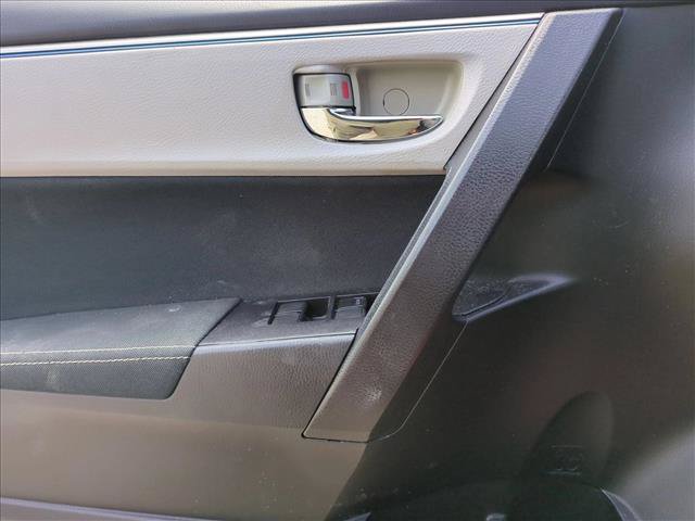 Used 2016 Toyota Corolla LE FWD image 11