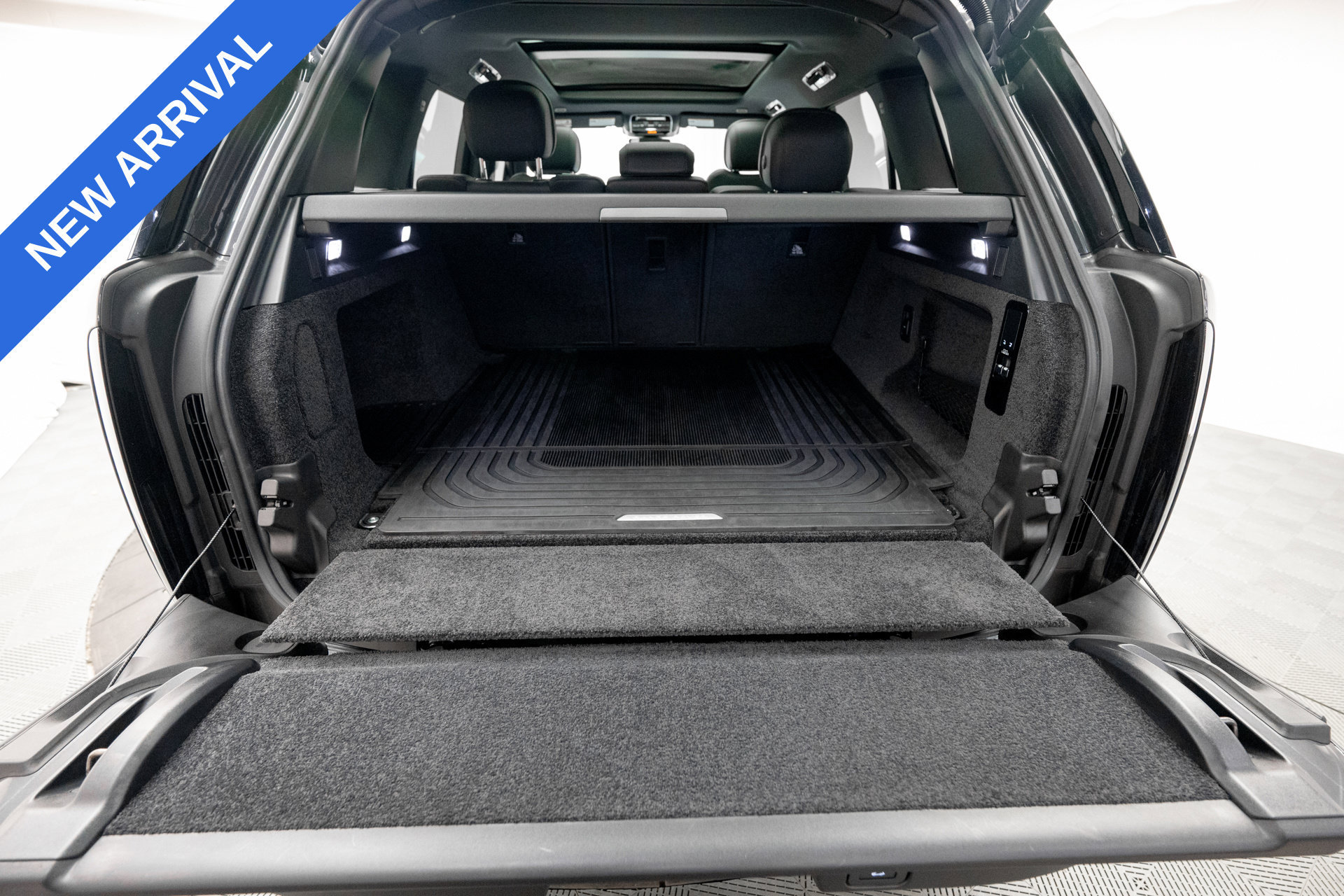 Used 2025 Land Rover Range Rover SE AWD/4WD image 35