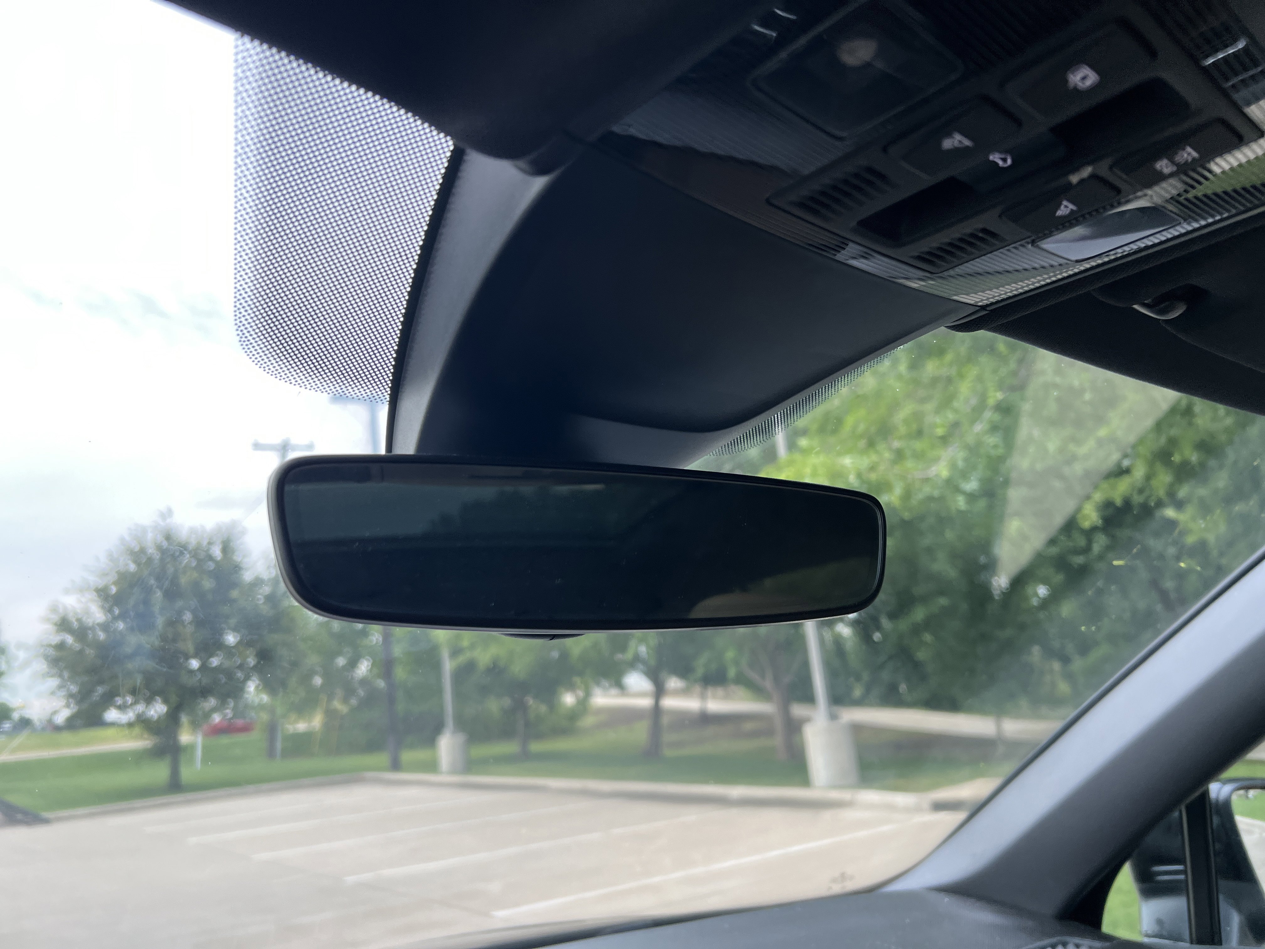 Used 2023 Volkswagen Tiguan SE w/ Panoramic Sunroof Package FWD image 23