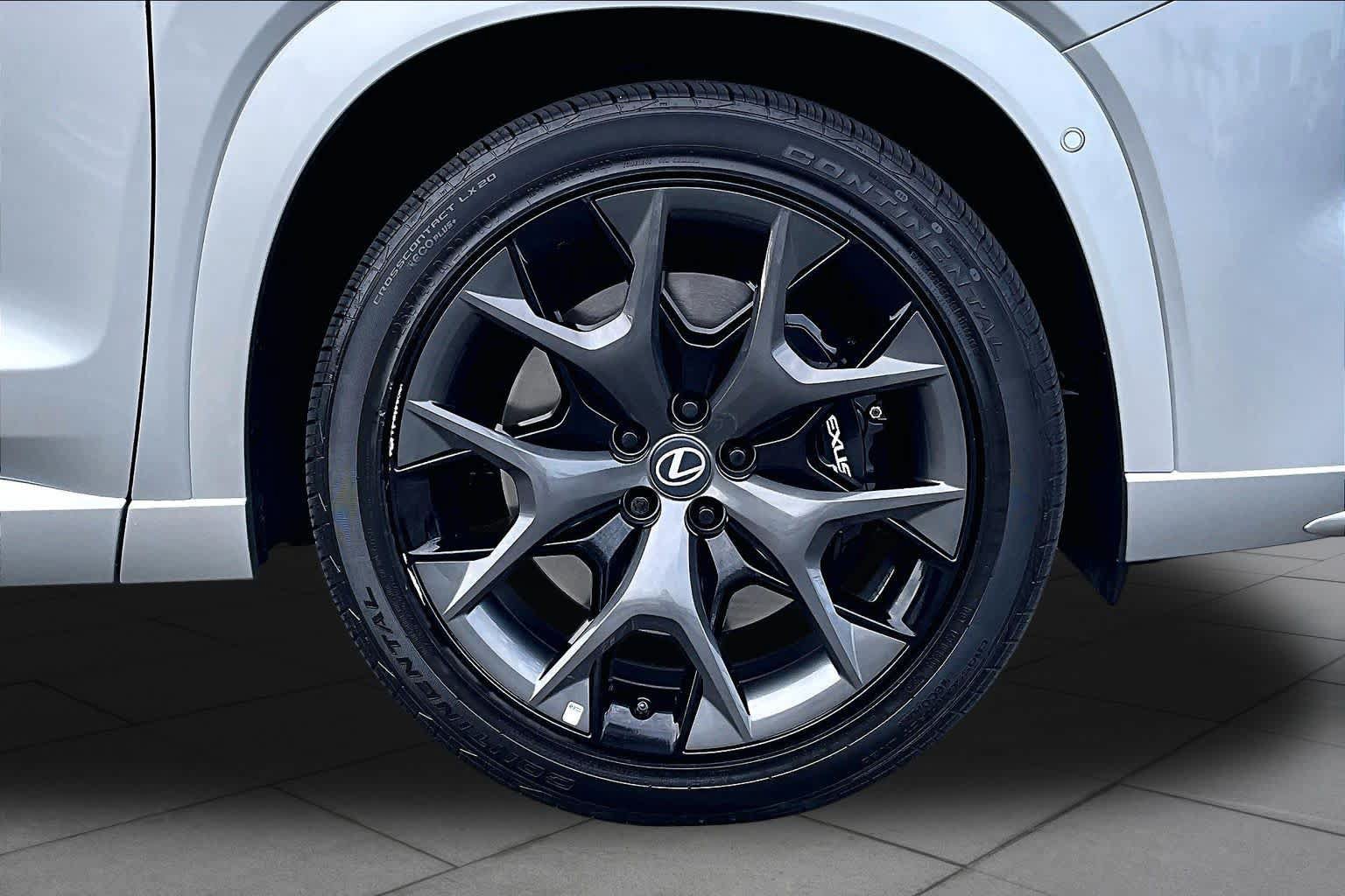 Certified 2026 Lexus TX 500h AWD w/ Technology Package image 10
