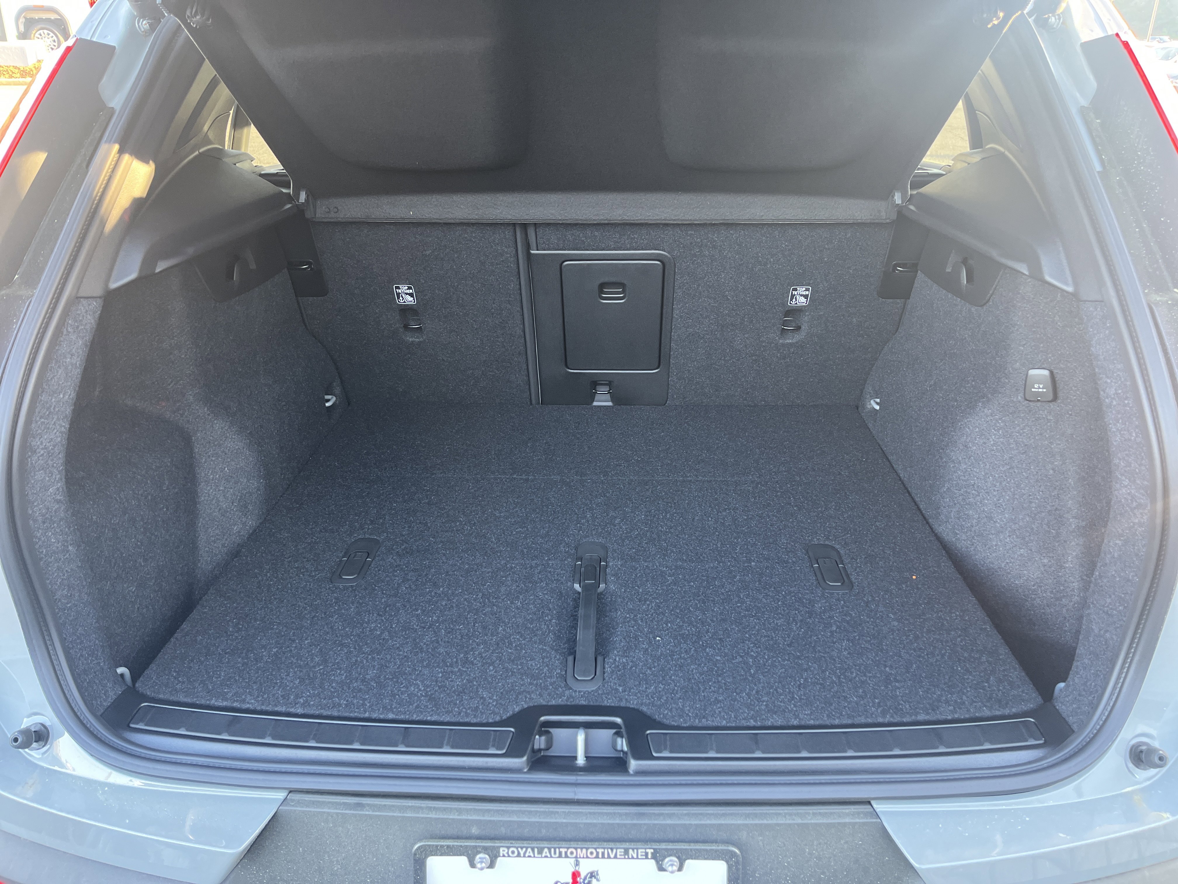 New 2026 Volvo XC40 B5 Ultra w/ Protection Package Premier image 8