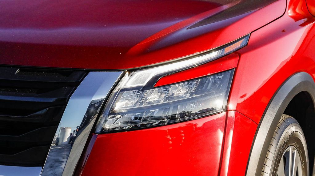 Used 2023 Nissan Pathfinder SV FWD image 4