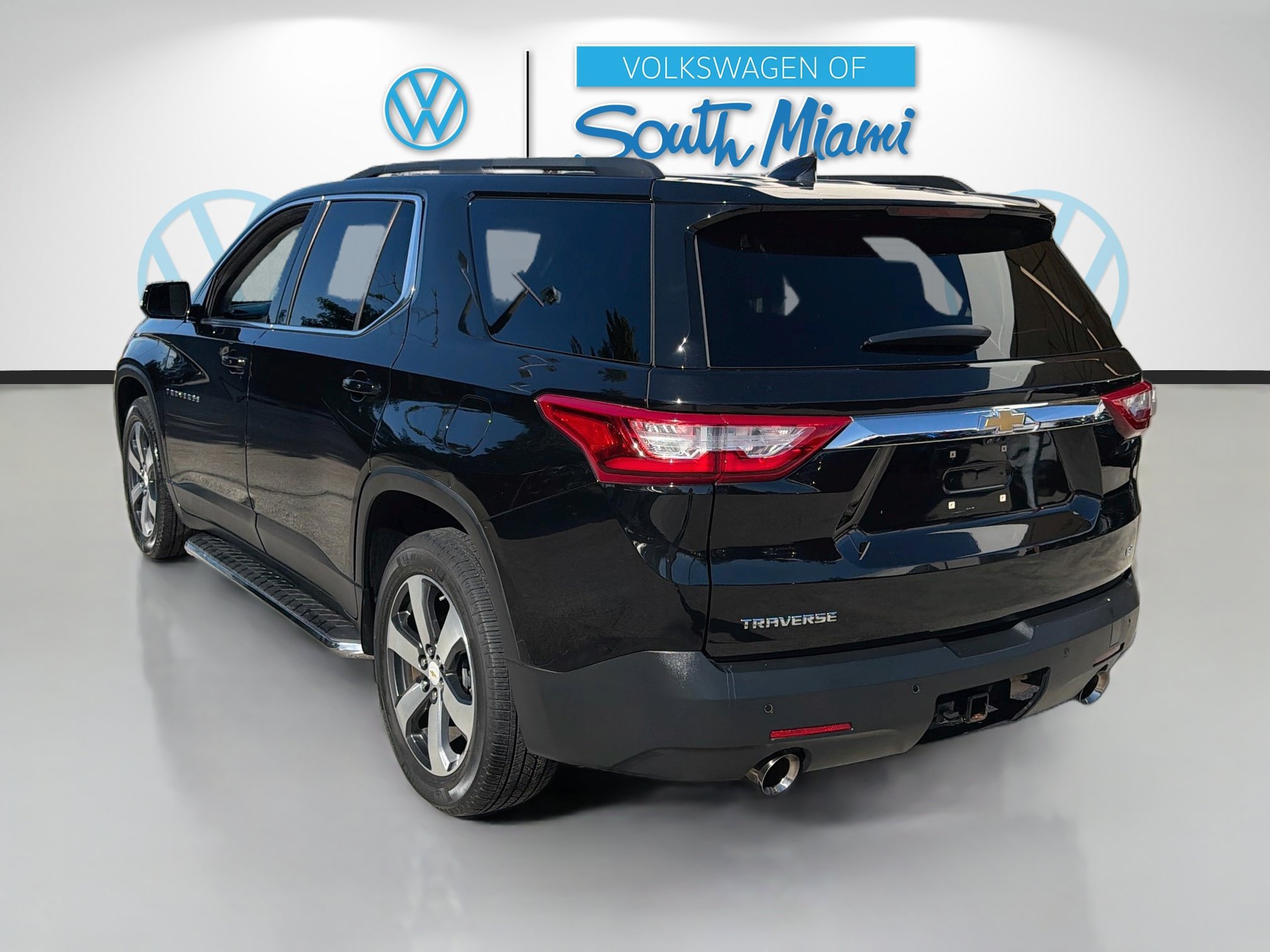 Used 2020 Chevrolet Traverse LT w/ LT Premium Package FWD image 5