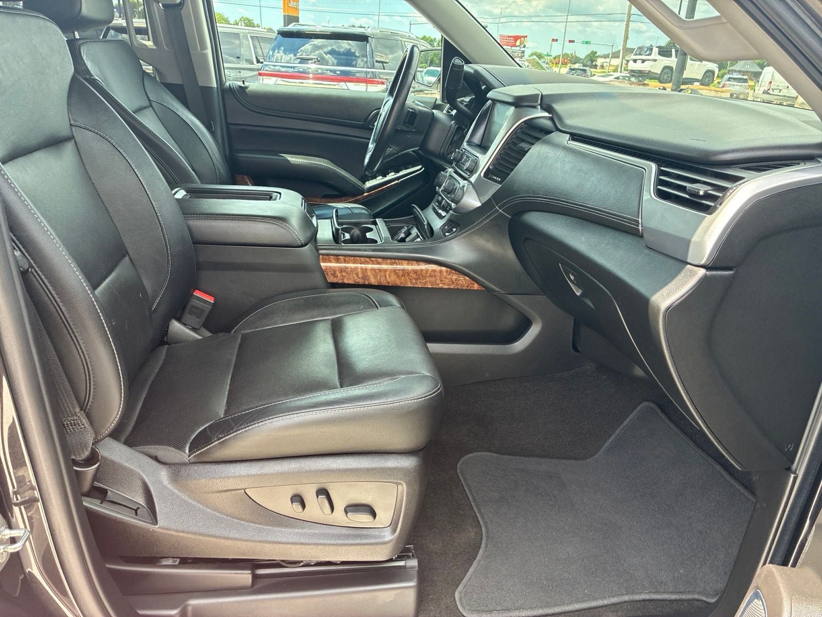 Used 2018 Chevrolet Tahoe Premier AWD/4WD image 22