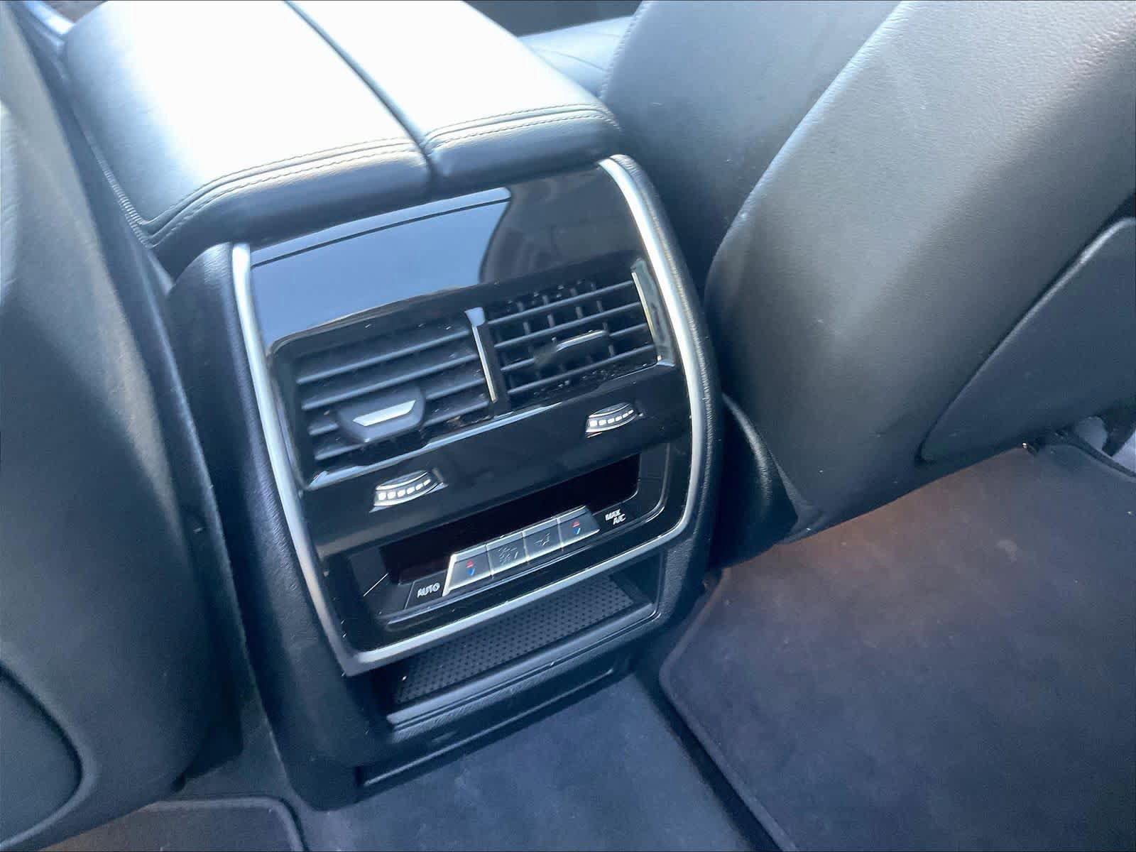 Used 2023 BMW X7 xDrive40i w/ Premium Package image 33