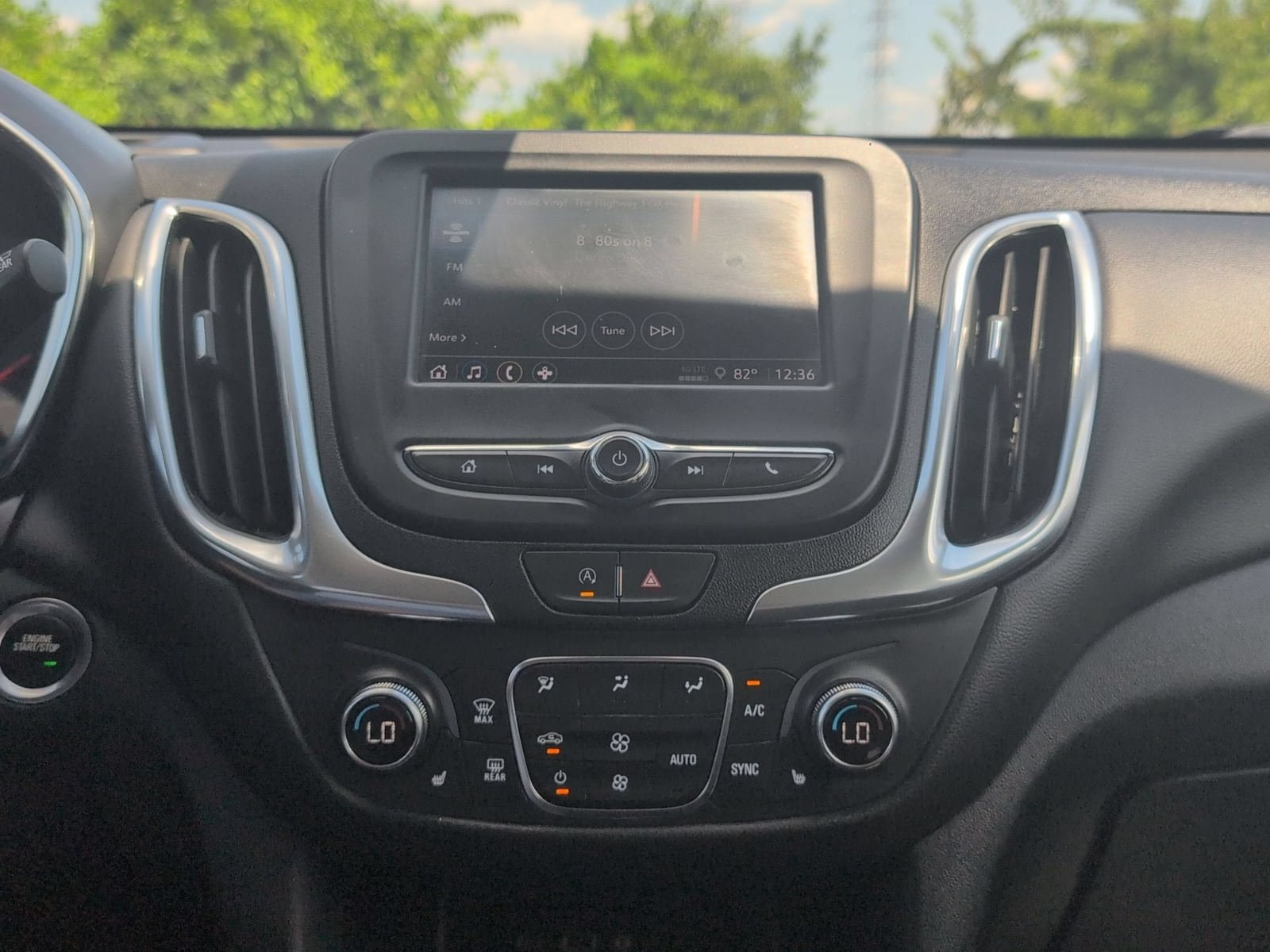 Used 2024 Chevrolet Equinox LT AWD/4WD image 17
