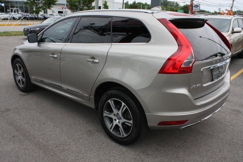 Used 2015 Volvo XC60 T6 w/ Protection Package AWD/4WD image 3