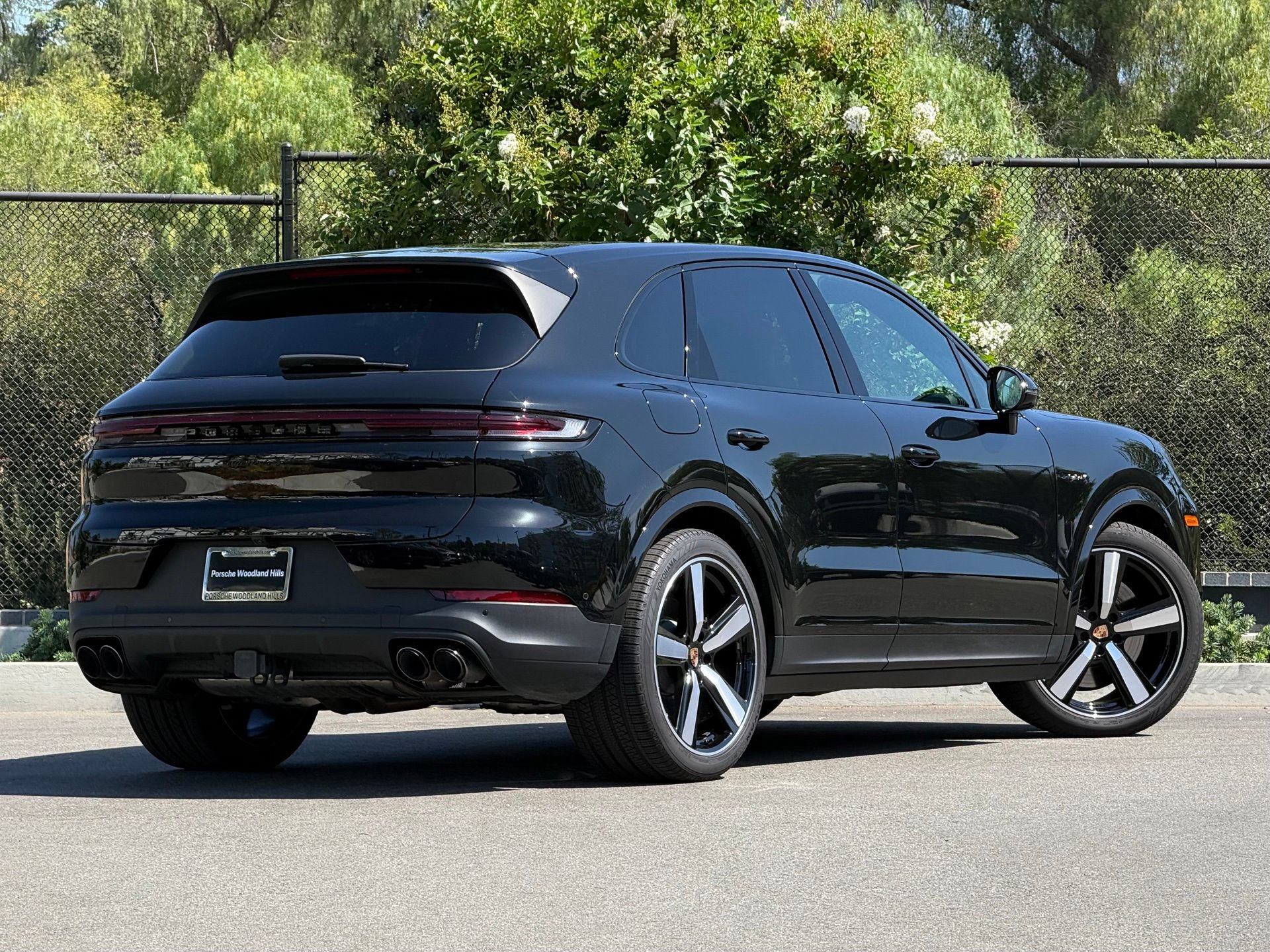 Used 2025 Porsche Cayenne S AWD/4WD image 7