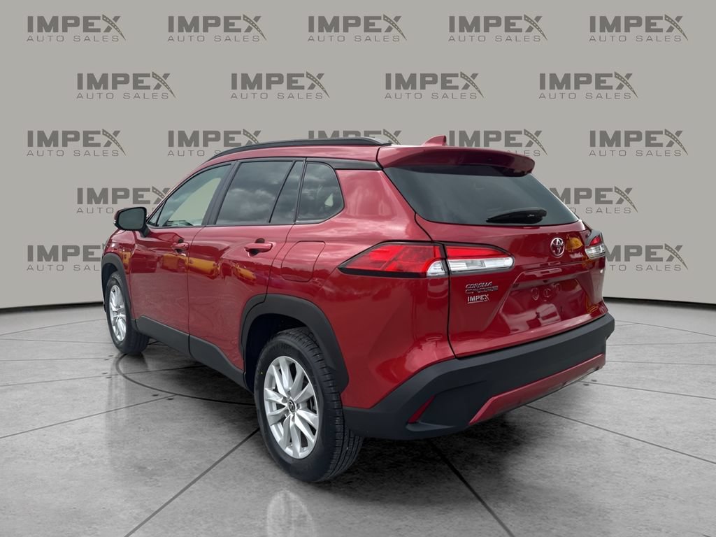 Used 2023 Toyota Corolla Cross LE FWD image 3