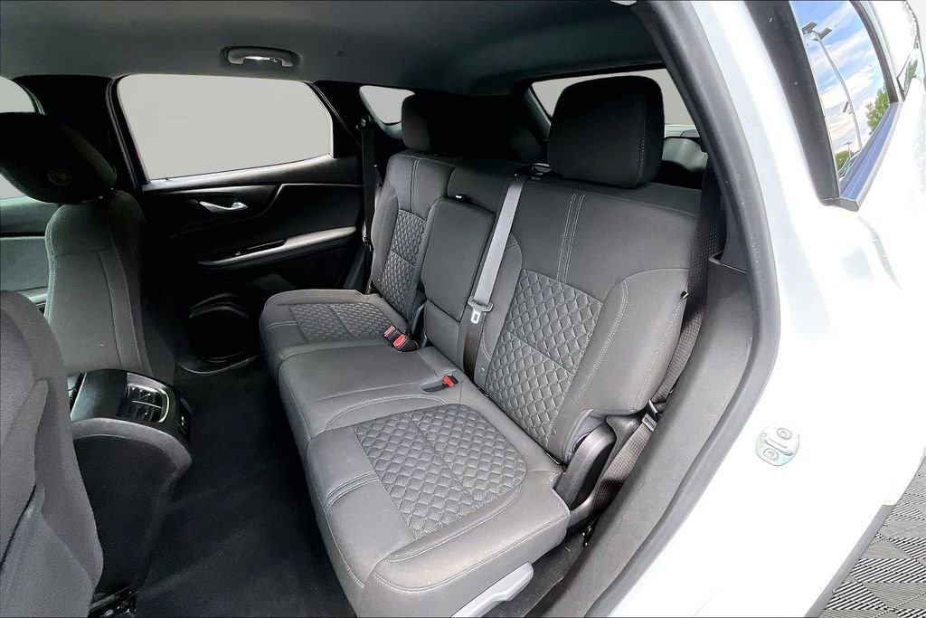 Used 2022 Chevrolet Blazer LT FWD image 16
