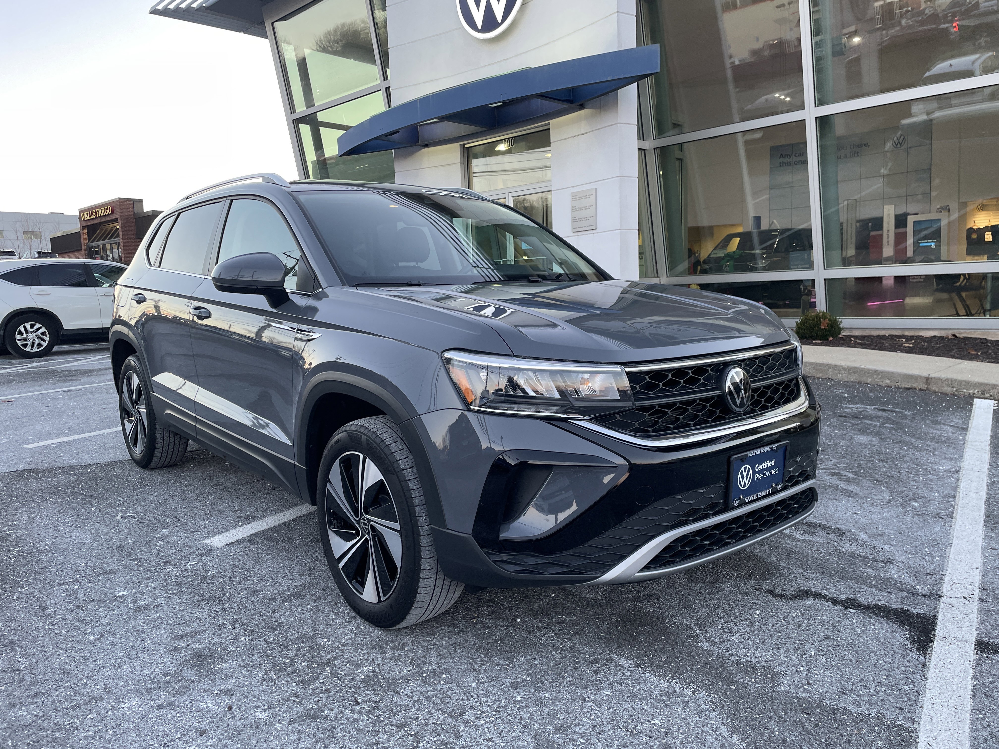 Certified 2024 Volkswagen Taos SE AWD/4WD image 1