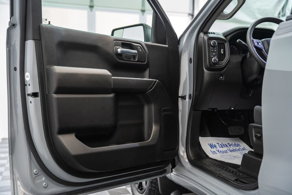 Used 2025 Chevrolet Silverado 1500 Custom w/ Turbomax Blackout Package AWD/4WD image 40