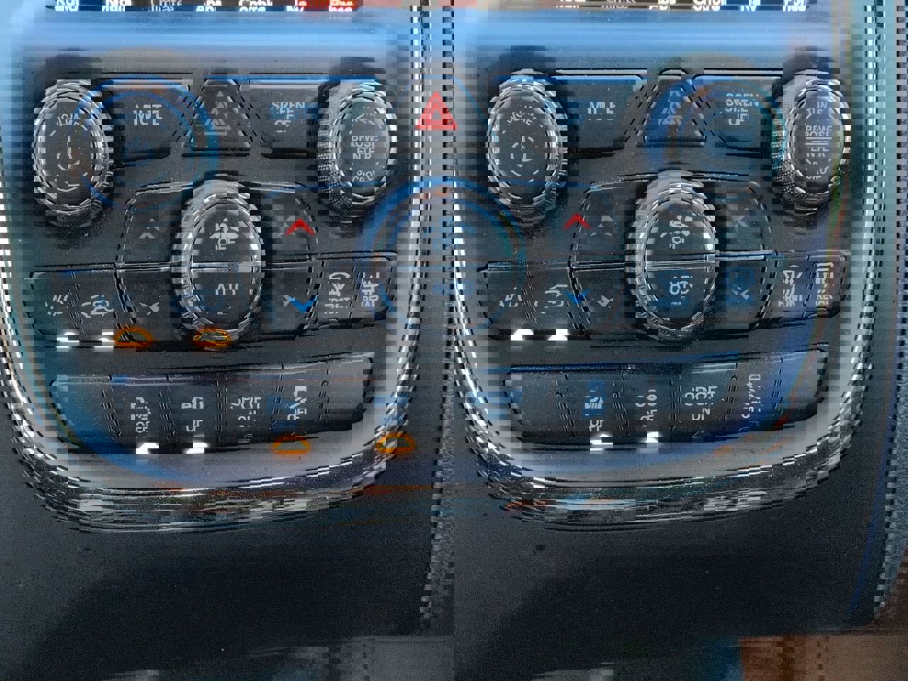 Used 2018 Dodge Durango R/T image 18