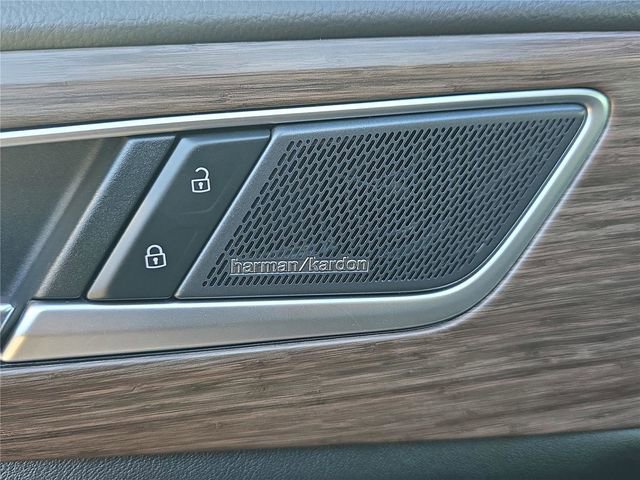 Used 2024 Volkswagen Atlas SEL Premium R-Line image 18