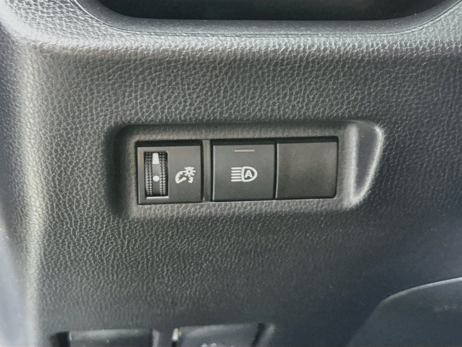Certified 2025 Toyota RAV4 LE AWD/4WD image 10