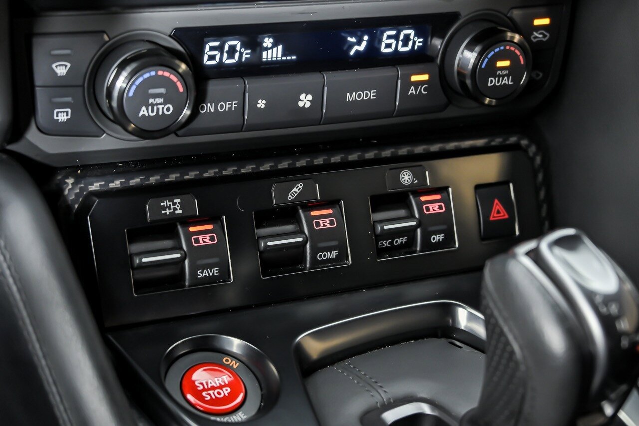 Used 2019 Nissan GT-R Premium AWD/4WD image 33
