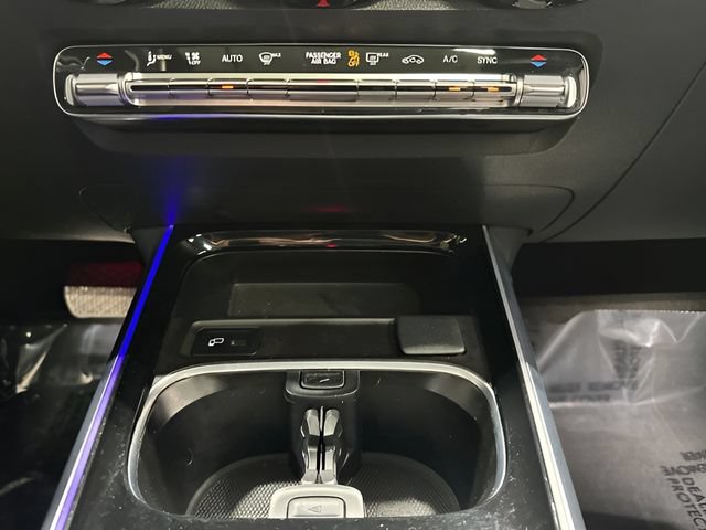 Used 2023 Mercedes-Benz GLB 250 4MATIC image 25