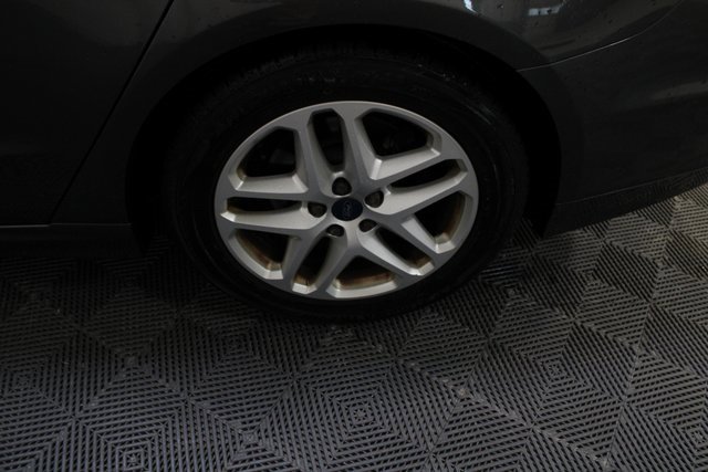 Used 2016 Ford Fusion SE image 27