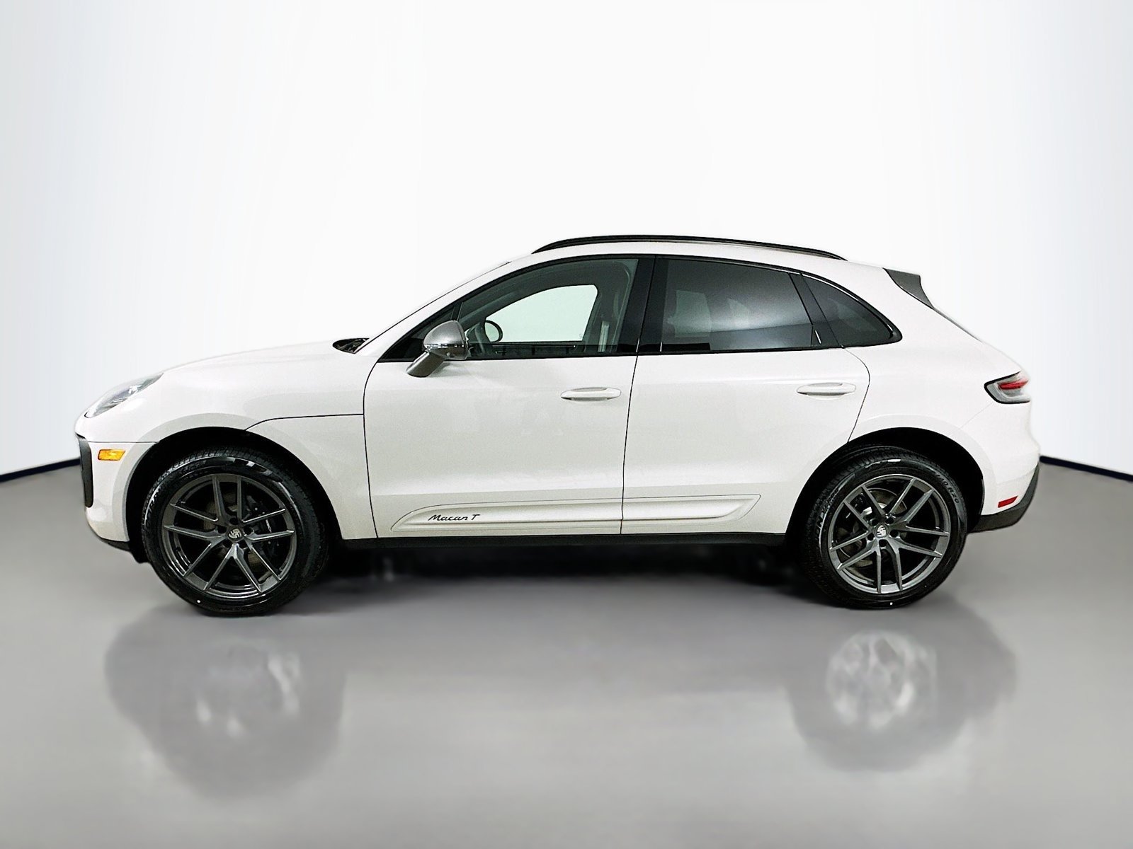 New 2026 Porsche Macan Turbo AWD/4WD image 8