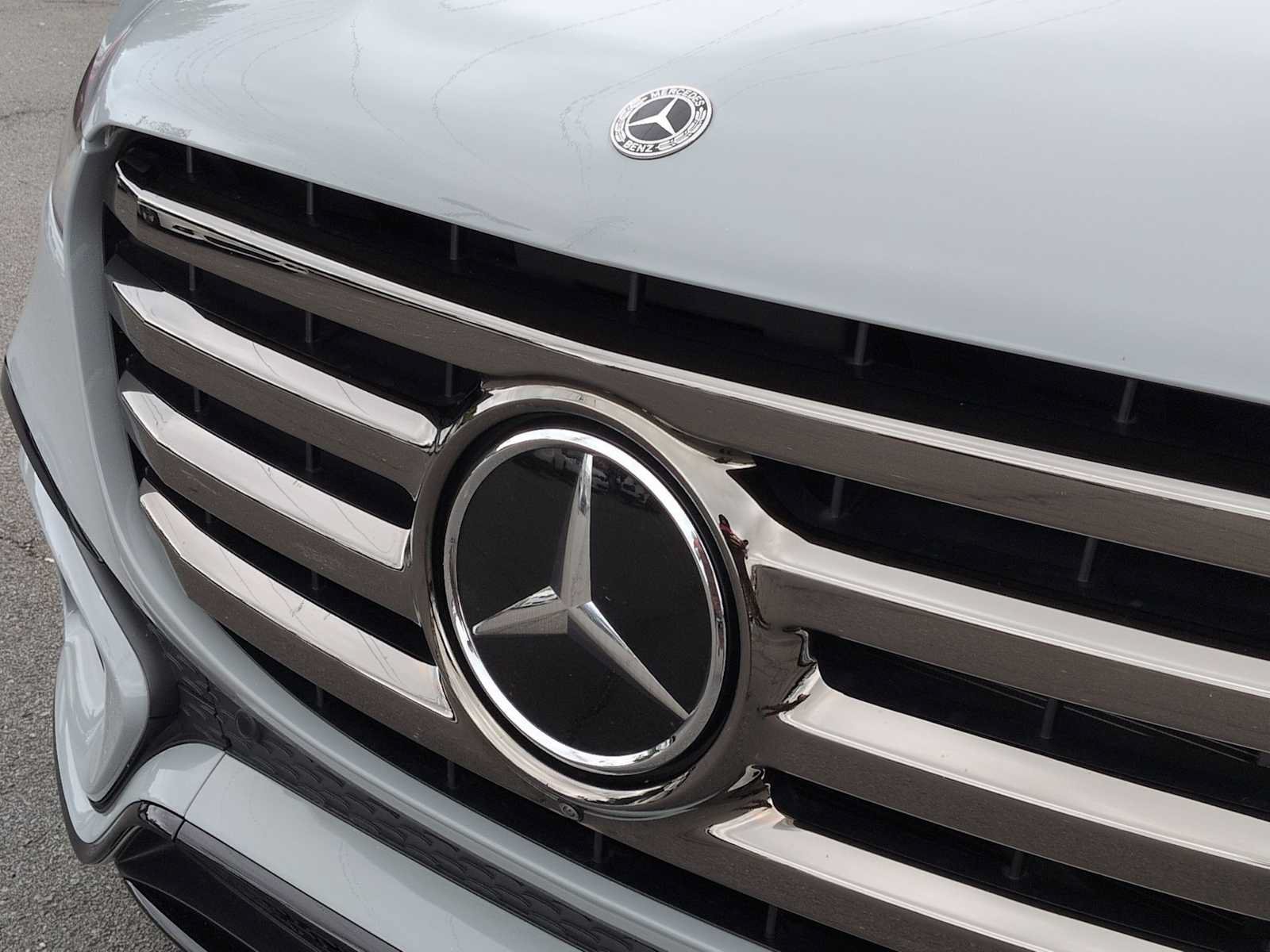 Used 2024 Mercedes-Benz GLS 450 4MATIC image 12