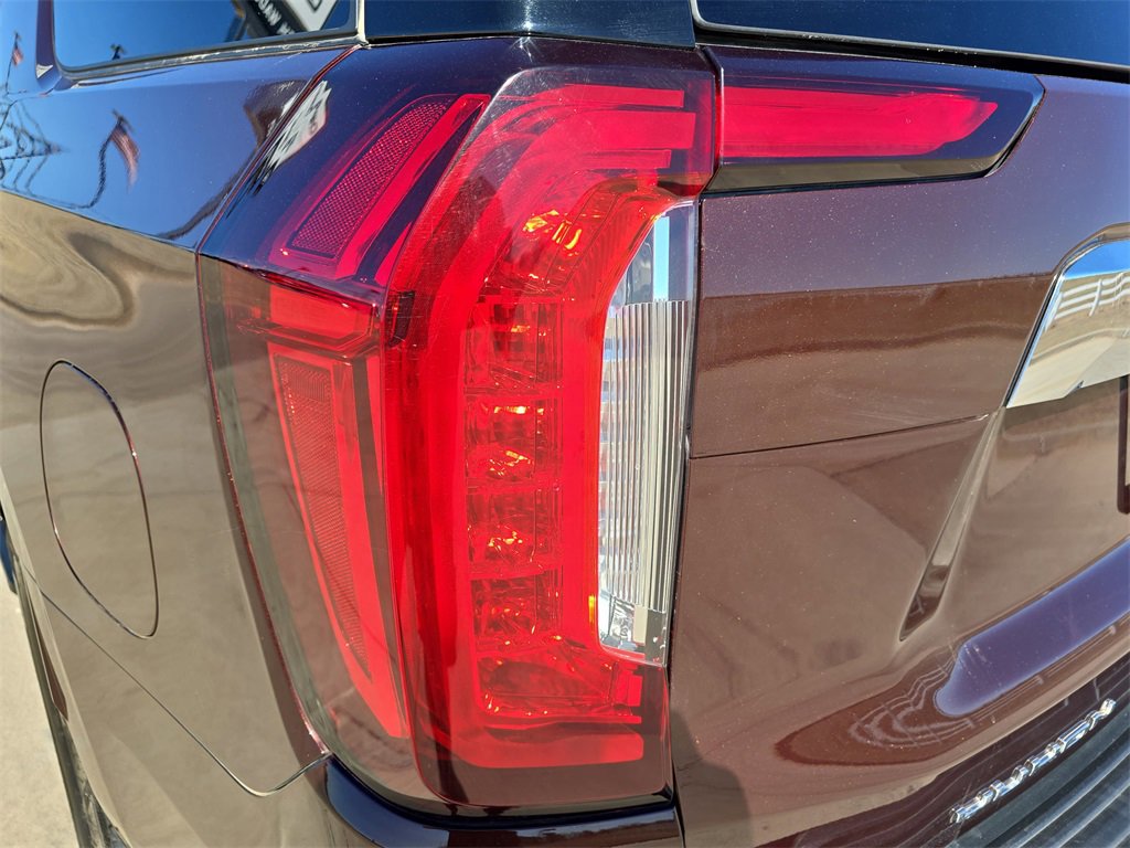 Used 2023 GMC Yukon SLT w/ SLT Premium Package image 35