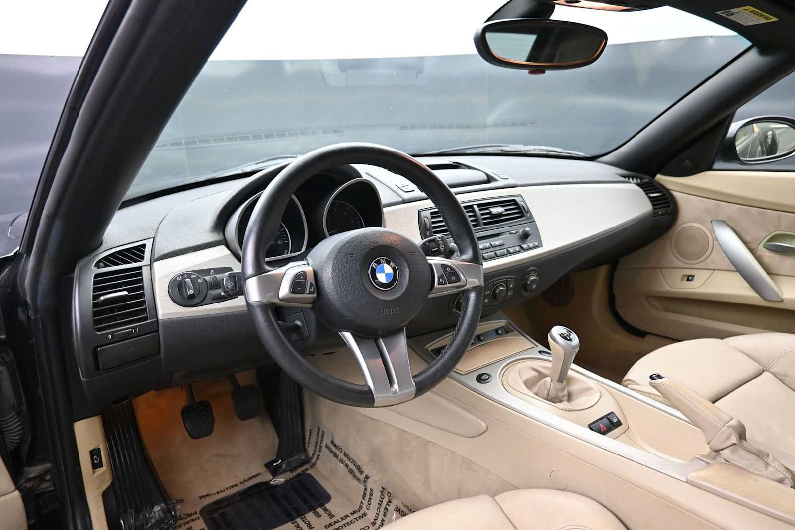 Used 2005 BMW Z4 3.0i RWD image 4