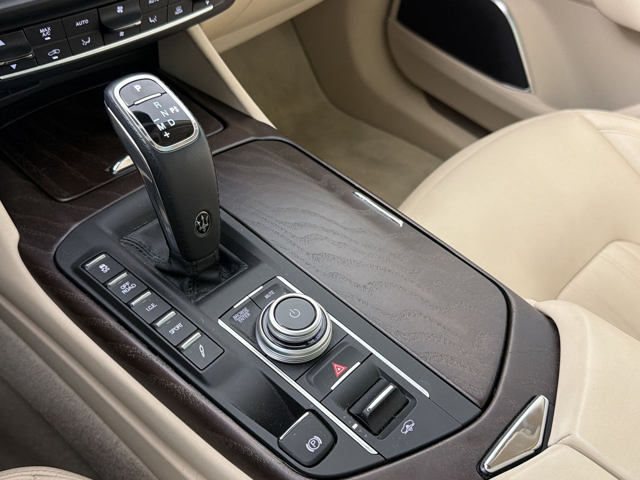 Used 2022 Maserati Levante Modena AWD/4WD image 25