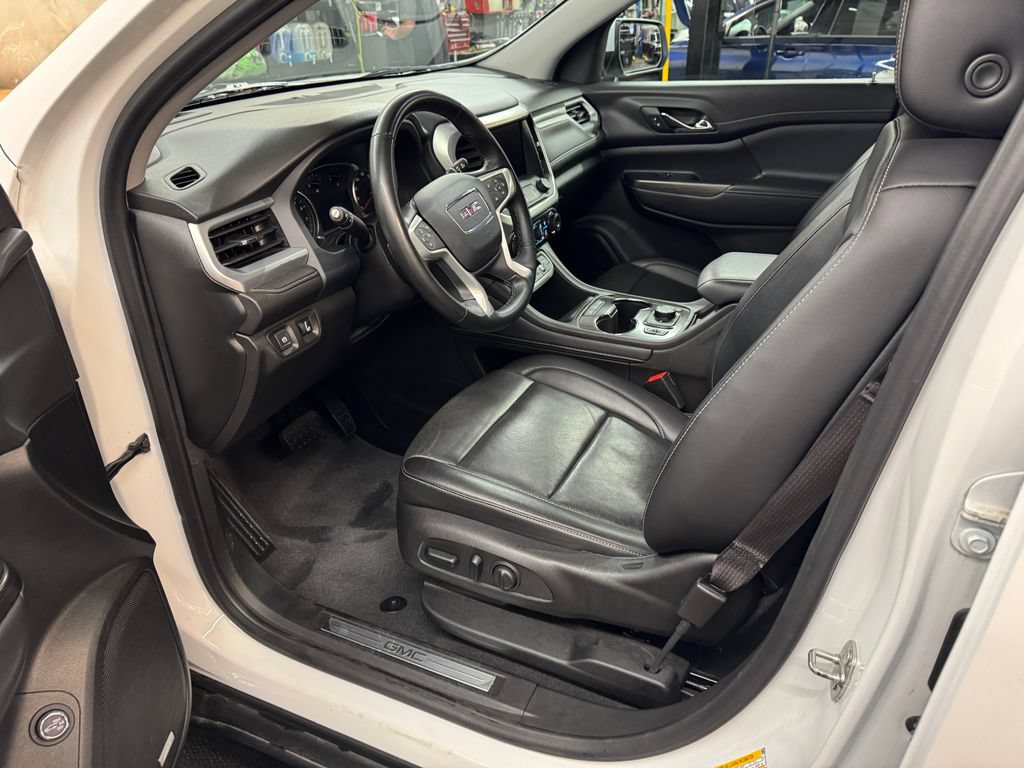 Used 2023 GMC Acadia SLT AWD/4WD image 14