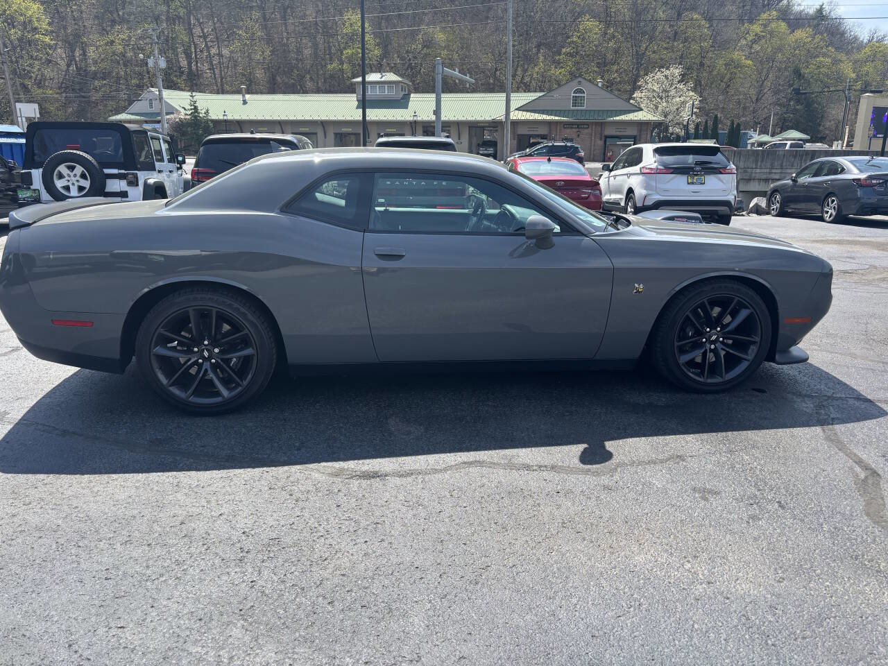 Used 2019 Dodge Challenger R/T Scat Pack w/ Shaker Package RWD image 9
