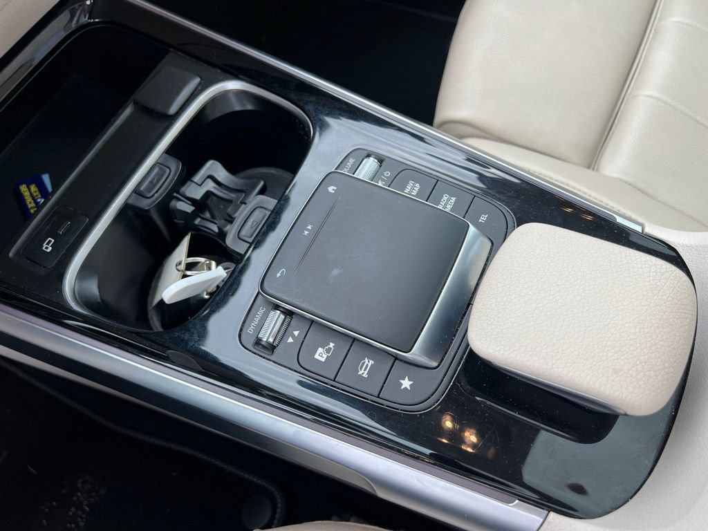 Used 2023 Mercedes-Benz GLB 250 4MATIC w/ Premium Package image 33