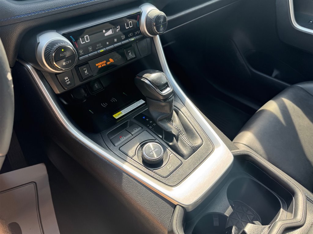 Used 2021 Toyota RAV4 XSE w/ XSE Grade Weather Package AWD/4WD image 17