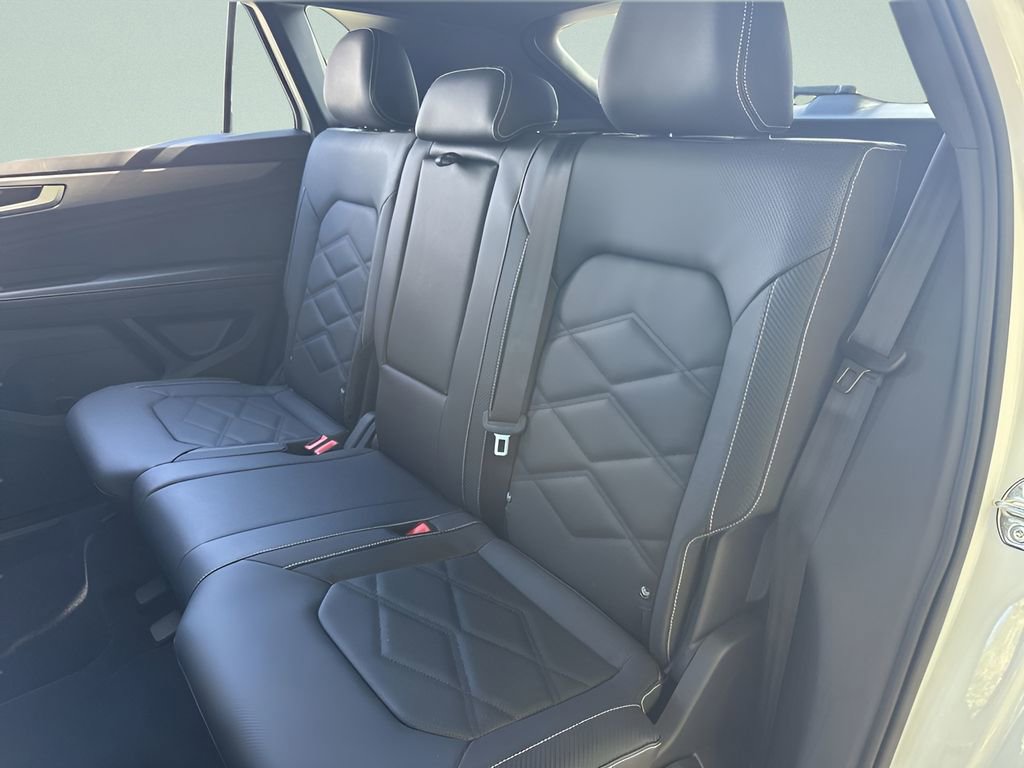 New 2026 Volkswagen Atlas Cross Sport SE image 23