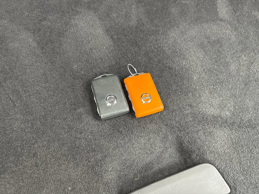 Used 2023 Volvo XC90 B6 Plus image 85