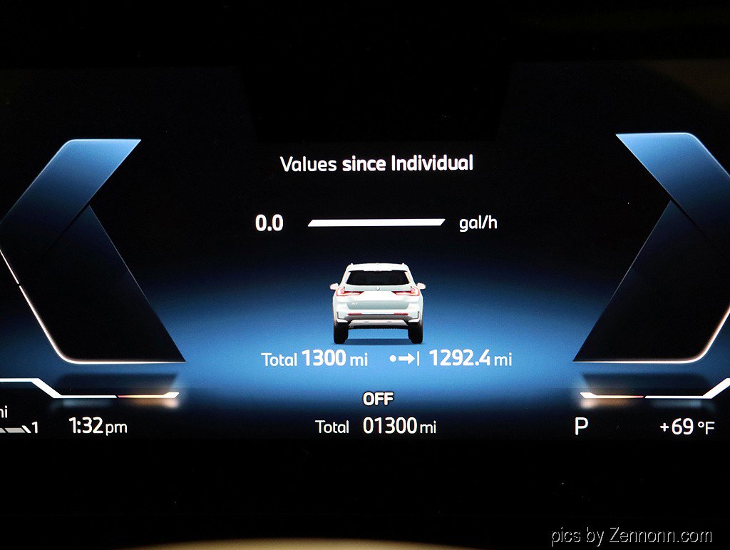 Used 2025 BMW X1 xDrive28i w/ Technology Package image 16