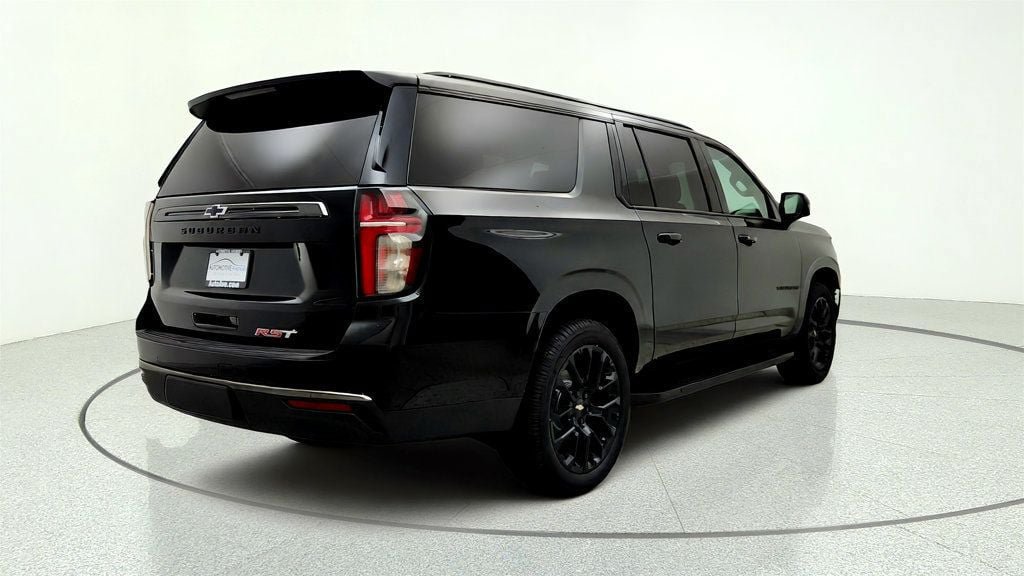 Used 2022 Chevrolet Suburban RST w/ Luxury Package AWD/4WD image 5