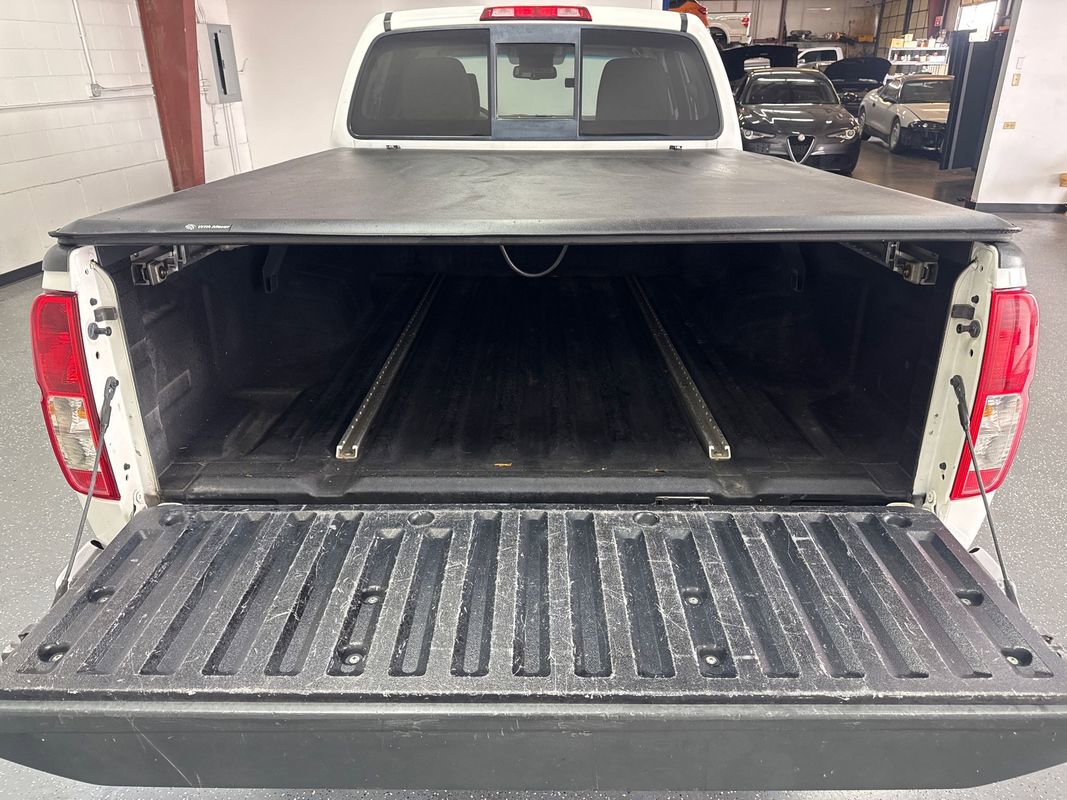 Used 2014 Nissan Frontier SV w/ SV Value Truck Package AWD/4WD image 18