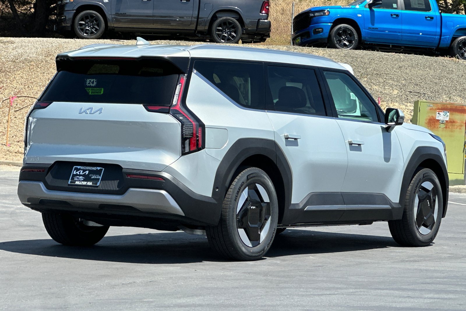 New 2026 Kia EV9 Wind AWD/4WD image 4